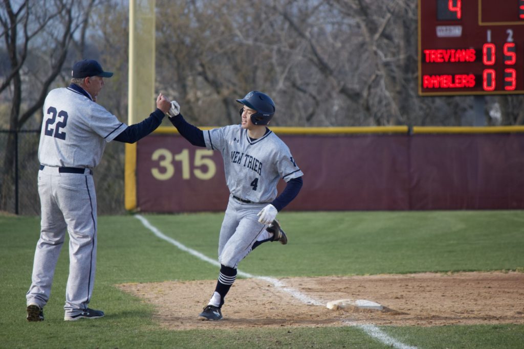 Baseball: New Trier uses 5-run rally in extras to take down York in Class  4A third-place game