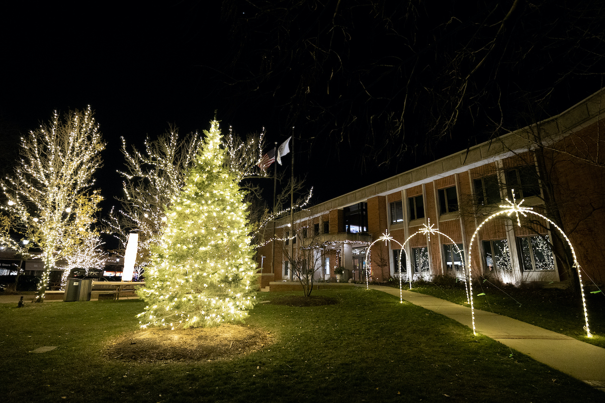 Nights of Lights Wilmette and its neighbors hold holiday lighting